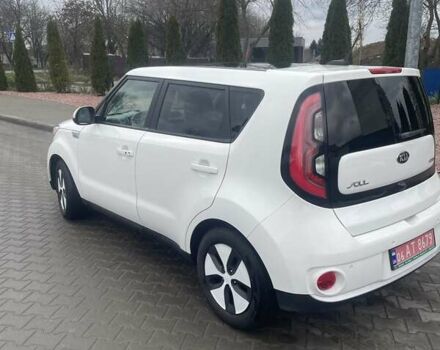 Белый Киа Soul, объемом двигателя 0 л и пробегом 101 тыс. км за 11900 $, фото 2 на Automoto.ua