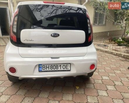 Белый Киа Soul, объемом двигателя 2 л и пробегом 118 тыс. км за 12200 $, фото 6 на Automoto.ua