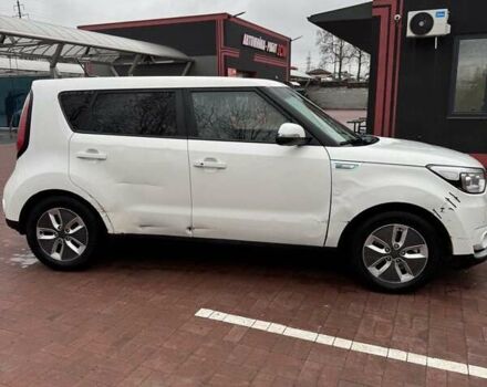 Белый Киа Soul, объемом двигателя 0 л и пробегом 153 тыс. км за 8300 $, фото 7 на Automoto.ua