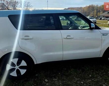 Белый Киа Soul, объемом двигателя 0 л и пробегом 125 тыс. км за 6800 $, фото 4 на Automoto.ua