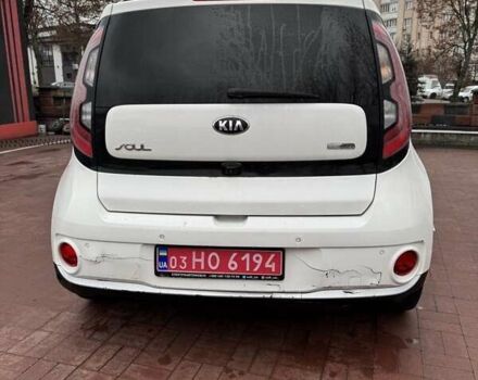 Белый Киа Soul, объемом двигателя 0 л и пробегом 153 тыс. км за 8300 $, фото 2 на Automoto.ua