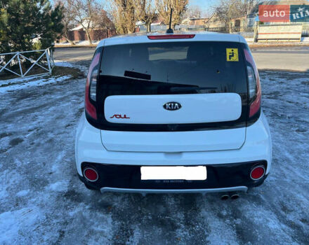 Белый Киа Soul, объемом двигателя 1.6 л и пробегом 37 тыс. км за 11990 $, фото 3 на Automoto.ua