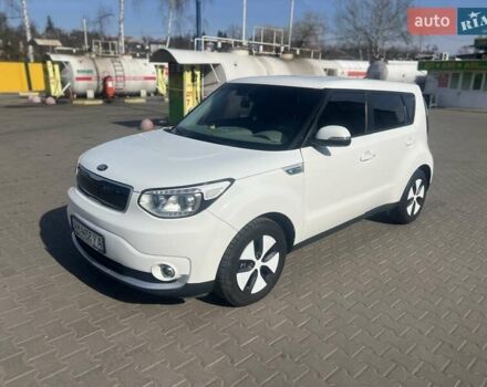 Белый Киа Soul, объемом двигателя 0 л и пробегом 74 тыс. км за 11700 $, фото 2 на Automoto.ua