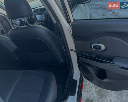 Белый Киа Soul, объемом двигателя 1.6 л и пробегом 37 тыс. км за 11990 $, фото 35 на Automoto.ua