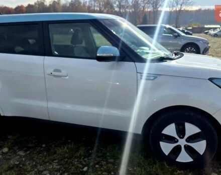 Белый Киа Soul, объемом двигателя 0 л и пробегом 125 тыс. км за 6800 $, фото 2 на Automoto.ua