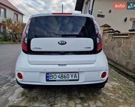 Белый Киа Soul, объемом двигателя 0 л и пробегом 183 тыс. км за 10700 $, фото 5 на Automoto.ua
