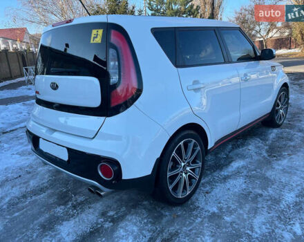 Белый Киа Soul, объемом двигателя 1.6 л и пробегом 37 тыс. км за 11990 $, фото 4 на Automoto.ua
