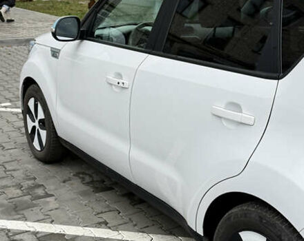 Белый Киа Soul, объемом двигателя 0 л и пробегом 172 тыс. км за 5850 $, фото 6 на Automoto.ua