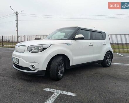 Білий Кіа Soul, об'ємом двигуна 0 л та пробігом 95 тис. км за 9700 $, фото 21 на Automoto.ua