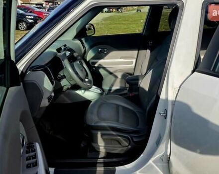 Белый Киа Soul, объемом двигателя 0 л и пробегом 125 тыс. км за 6800 $, фото 12 на Automoto.ua