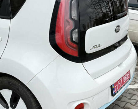 Белый Киа Soul, объемом двигателя 0 л и пробегом 172 тыс. км за 5850 $, фото 5 на Automoto.ua