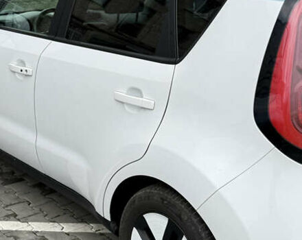 Белый Киа Soul, объемом двигателя 0 л и пробегом 172 тыс. км за 5850 $, фото 8 на Automoto.ua