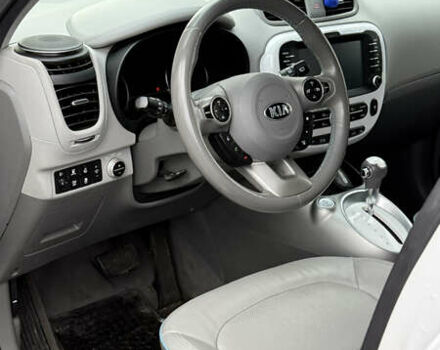Белый Киа Soul, объемом двигателя 0 л и пробегом 172 тыс. км за 5850 $, фото 11 на Automoto.ua