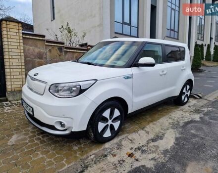 Белый Киа Soul, объемом двигателя 0 л и пробегом 183 тыс. км за 10700 $, фото 2 на Automoto.ua