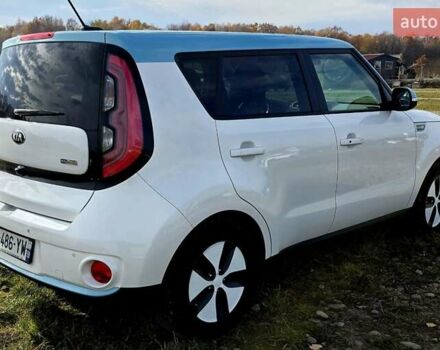 Белый Киа Soul, объемом двигателя 0 л и пробегом 125 тыс. км за 6800 $, фото 3 на Automoto.ua