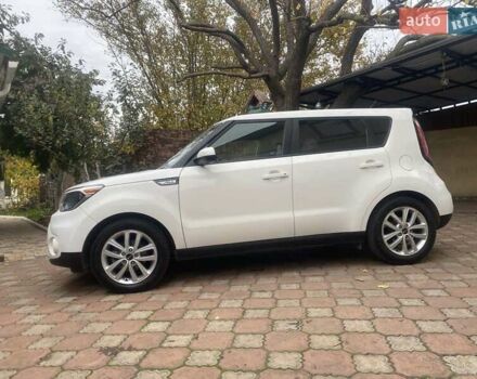 Белый Киа Soul, объемом двигателя 2 л и пробегом 118 тыс. км за 12200 $, фото 5 на Automoto.ua