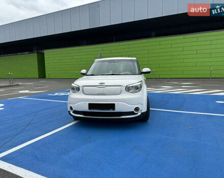 Белый Киа Soul, объемом двигателя 0 л и пробегом 123 тыс. км за 12500 $, фото 3 на Automoto.ua