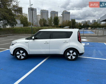 Белый Киа Soul, объемом двигателя 0 л и пробегом 123 тыс. км за 12500 $, фото 4 на Automoto.ua