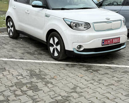 Белый Киа Soul, объемом двигателя 0 л и пробегом 172 тыс. км за 5850 $, фото 1 на Automoto.ua