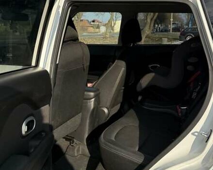 Белый Киа Soul, объемом двигателя 2 л и пробегом 110 тыс. км за 12500 $, фото 2 на Automoto.ua