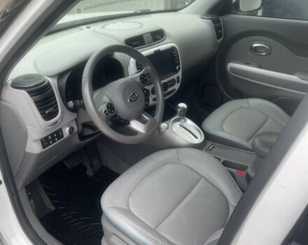 Белый Киа Soul, объемом двигателя 0 л и пробегом 101 тыс. км за 11900 $, фото 4 на Automoto.ua