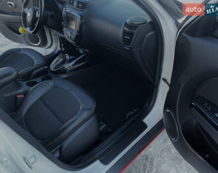 Белый Киа Soul, объемом двигателя 1.6 л и пробегом 37 тыс. км за 11990 $, фото 34 на Automoto.ua