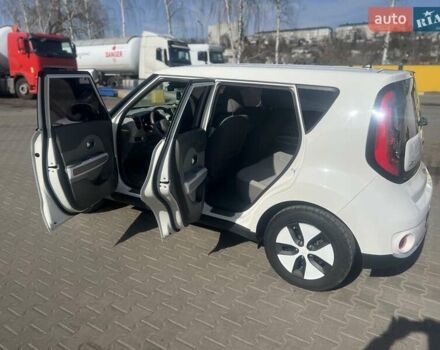 Белый Киа Soul, объемом двигателя 0 л и пробегом 74 тыс. км за 11700 $, фото 1 на Automoto.ua