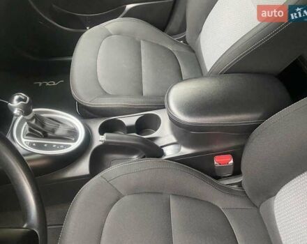 Белый Киа Soul, объемом двигателя 2 л и пробегом 118 тыс. км за 12200 $, фото 19 на Automoto.ua