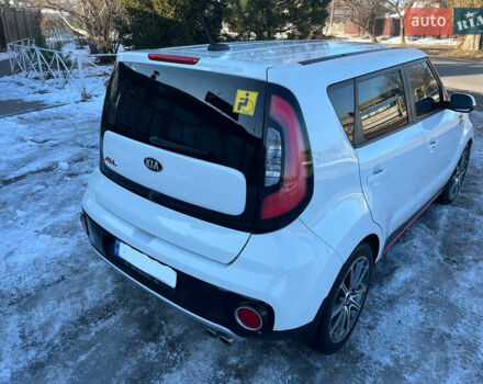 Белый Киа Soul, объемом двигателя 1.6 л и пробегом 37 тыс. км за 11990 $, фото 7 на Automoto.ua