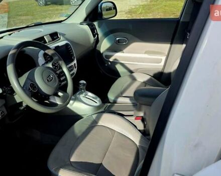 Белый Киа Soul, объемом двигателя 0 л и пробегом 125 тыс. км за 6800 $, фото 8 на Automoto.ua