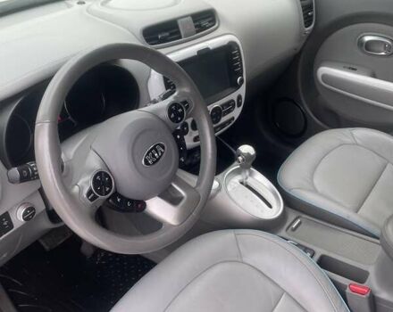 Белый Киа Soul, объемом двигателя 0 л и пробегом 101 тыс. км за 11900 $, фото 3 на Automoto.ua
