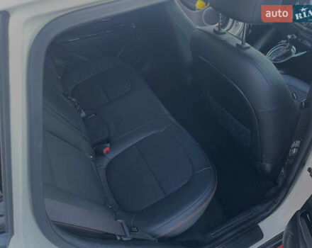 Белый Киа Soul, объемом двигателя 1.6 л и пробегом 37 тыс. км за 11990 $, фото 36 на Automoto.ua