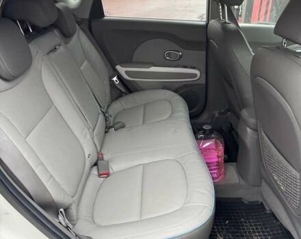 Белый Киа Soul, объемом двигателя 0 л и пробегом 153 тыс. км за 8300 $, фото 1 на Automoto.ua
