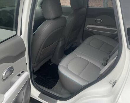 Белый Киа Soul, объемом двигателя 0 л и пробегом 101 тыс. км за 11900 $, фото 7 на Automoto.ua