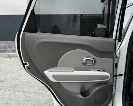 Білий Кіа Soul, об'ємом двигуна 0 л та пробігом 68 тис. км за 11200 $, фото 18 на Automoto.ua