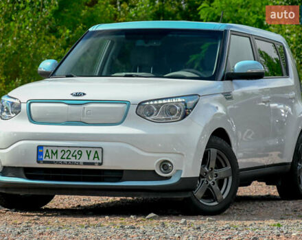 Белый Киа Soul, объемом двигателя 0 л и пробегом 112 тыс. км за 10999 $, фото 5 на Automoto.ua