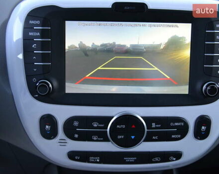 Білий Кіа Soul, об'ємом двигуна 0 л та пробігом 74 тис. км за 11500 $, фото 23 на Automoto.ua