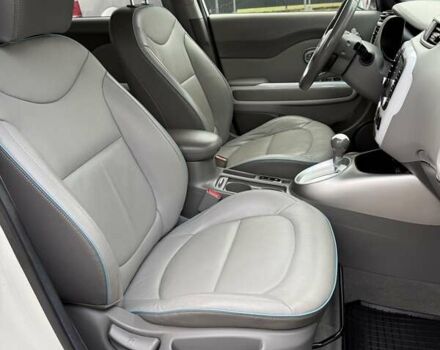 Білий Кіа Soul, об'ємом двигуна 0 л та пробігом 68 тис. км за 11200 $, фото 35 на Automoto.ua