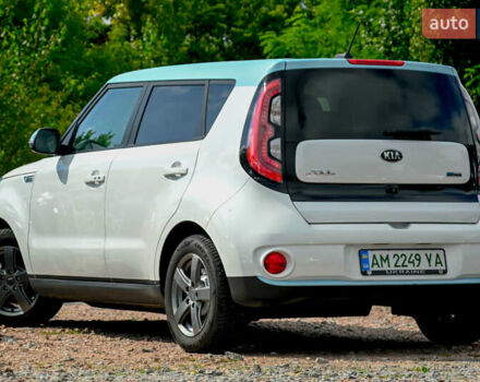 Белый Киа Soul, объемом двигателя 0 л и пробегом 112 тыс. км за 10999 $, фото 7 на Automoto.ua