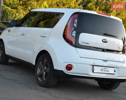 Білий Кіа Soul, об'ємом двигуна 0 л та пробігом 74 тис. км за 11500 $, фото 10 на Automoto.ua