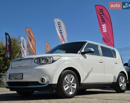 Белый Киа Soul, объемом двигателя 0 л и пробегом 38 тыс. км за 12999 $, фото 2 на Automoto.ua