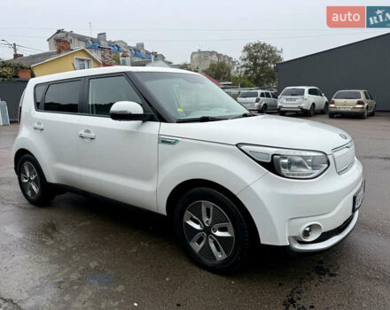 Киа Soul 2018 в Житомире на Automoto.ua Белый Киа Soul, объемом двигателя 0 л и пробегом 90 тыс. км за 11200 $, фото 3 на Automoto.ua
