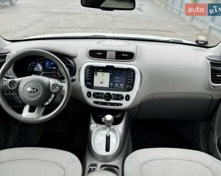 Киа Soul 2018 в Житомире на Automoto.ua Белый Киа Soul, объемом двигателя 0 л и пробегом 90 тыс. км за 11200 $, фото 1 на Automoto.ua