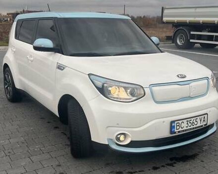 Білий Кіа Soul, об'ємом двигуна 0 л та пробігом 100 тис. км за 11500 $, фото 2 на Automoto.ua