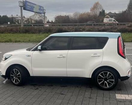 Білий Кіа Soul, об'ємом двигуна 0 л та пробігом 100 тис. км за 11500 $, фото 10 на Automoto.ua