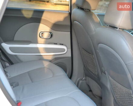 Білий Кіа Soul, об'ємом двигуна 0 л та пробігом 74 тис. км за 11500 $, фото 19 на Automoto.ua