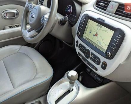 Білий Кіа Soul, об'ємом двигуна 0 л та пробігом 51 тис. км за 11800 $, фото 16 на Automoto.ua