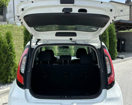 Белый Киа Soul, объемом двигателя 2 л и пробегом 117 тыс. км за 10699 $, фото 16 на Automoto.ua