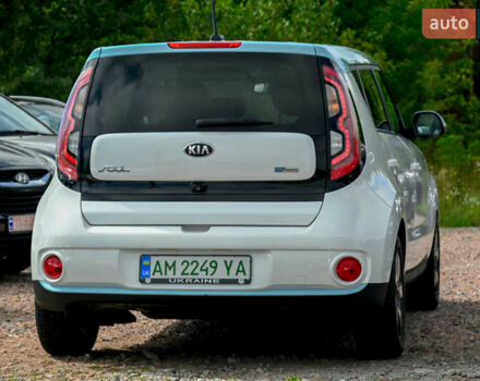 Белый Киа Soul, объемом двигателя 0 л и пробегом 112 тыс. км за 10999 $, фото 12 на Automoto.ua