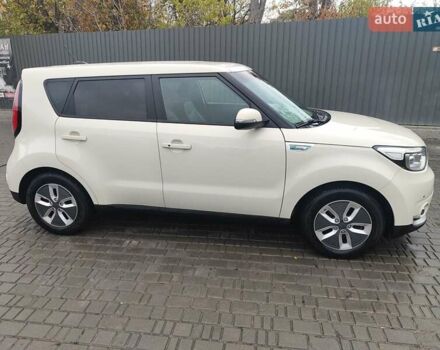 Білий Кіа Soul, об'ємом двигуна 0 л та пробігом 90 тис. км за 12000 $, фото 4 на Automoto.ua